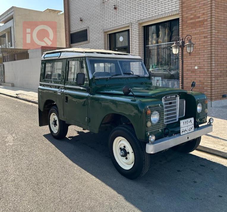 Land Rover Defender